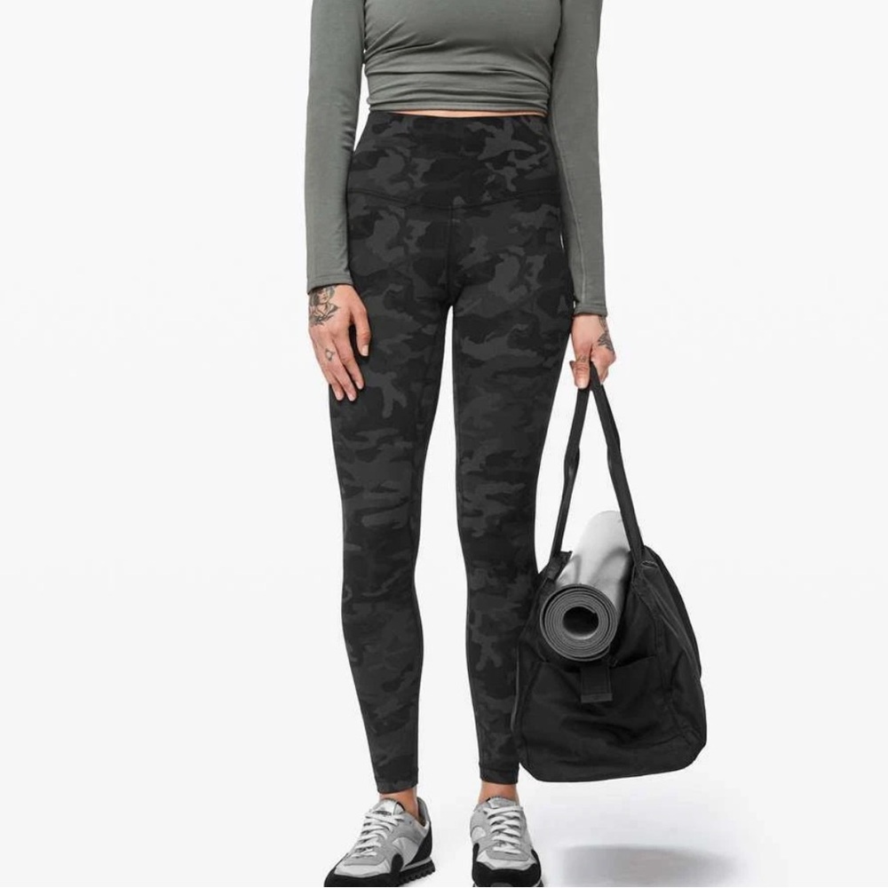 Lululemon Camouflage Leggings size 6